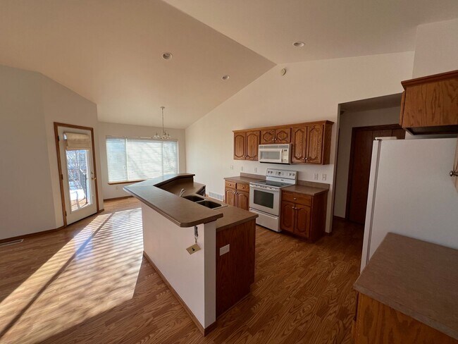 Building Photo - Beautiful Home Located In Western Sioux Falls