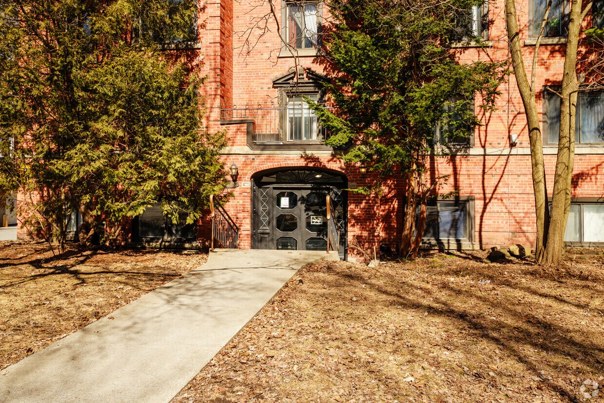 Building Photo - 3315 Av Ridgewood