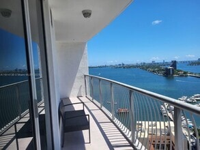 Building Photo - 1750 N Bayshore Dr