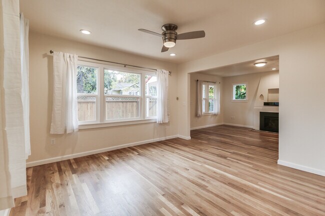 Building Photo - Wonderful 3-Bedroom, 2-Bath Home With a Basement!