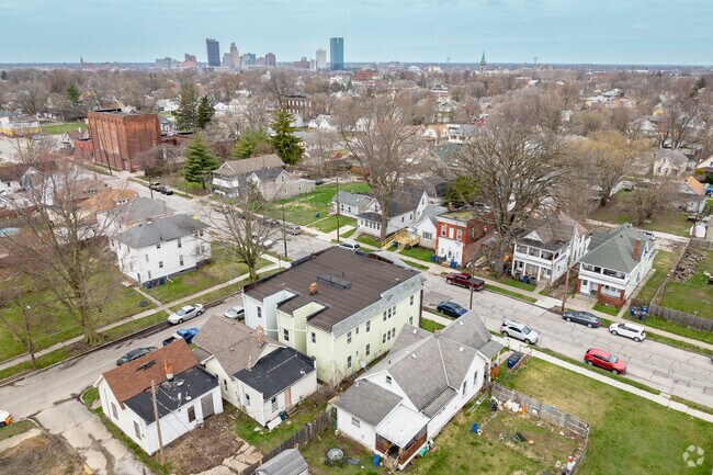 Building Photo - 1202-8 Nevada St