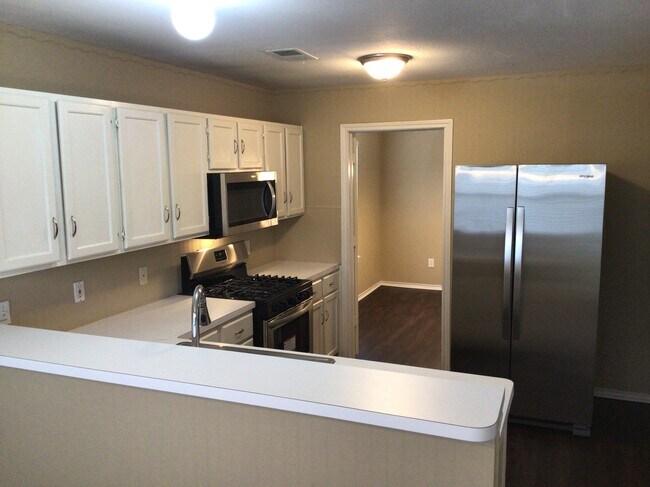 Building Photo - 3430 Maymist Dr