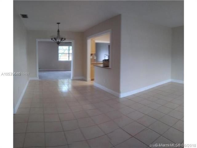 Foto del edificio - 9600 SW 9th Terrace