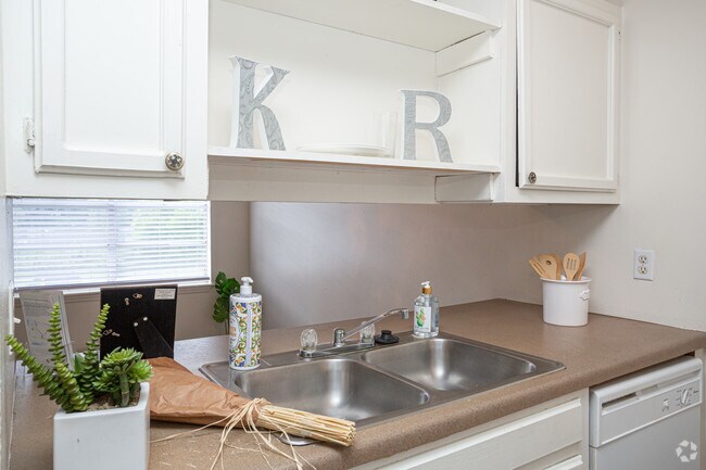 1HAB, 1BA - 599 ft² - Kenilworth Ridge