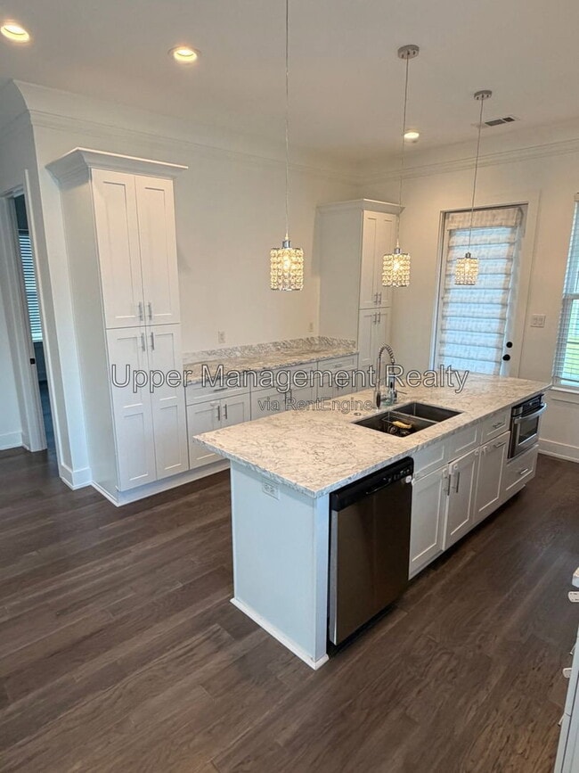 Building Photo - 5154 Montegut Dr