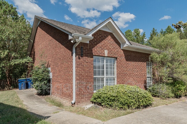 Building Photo - 570 Treymoor Lake Cir