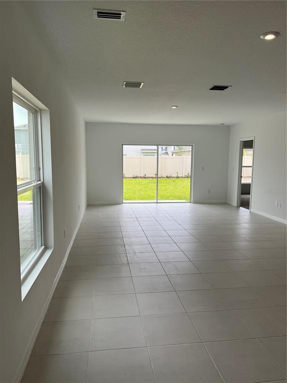 Foto del edificio - 6346 Springmont Lp