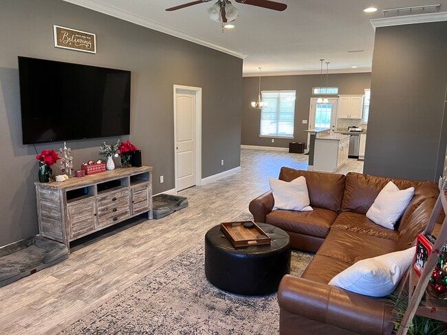 Foto del edificio - 8283 Calle Mio