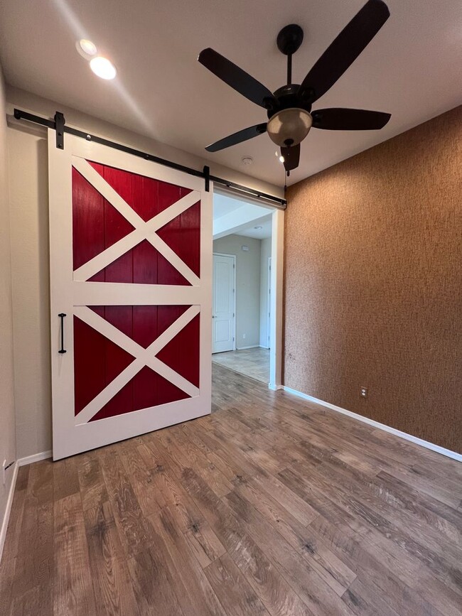 Building Photo - 2 Bedroom, 2 Bath with a Den/Office backs up to view of Hills.