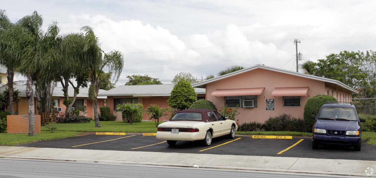 Foto principal - 1150 Blue Heron Blvd