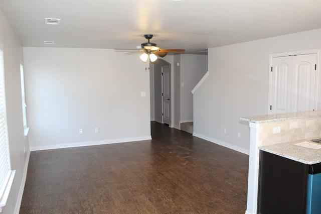 Foto del edificio - 208 W Lake Ave