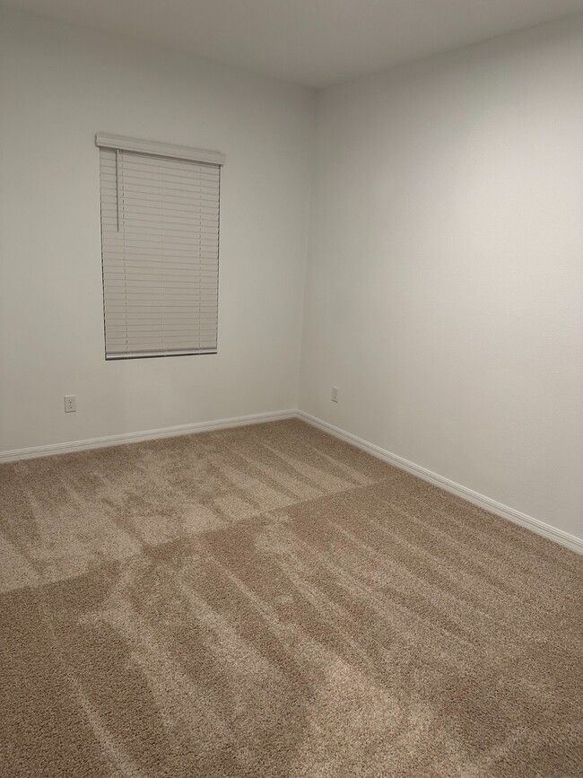Building Photo - 13132 Annies Walk Dr