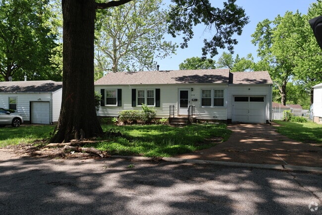 Building Photo - 1116 Bliss Dr
