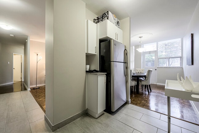Interior Photo - Valencia Towers North