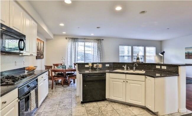 Building Photo - 387 Mullinix Way