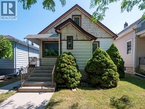 Building Photo - 1722 Albert Rd