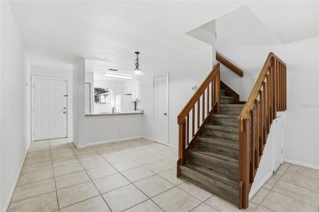 Building Photo - 2219 SW 39th Way