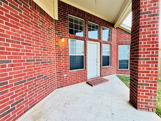 Building Photo - 16318 Bettong Ct