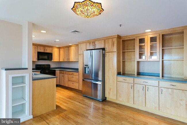 Foto del edificio - 250 S President St