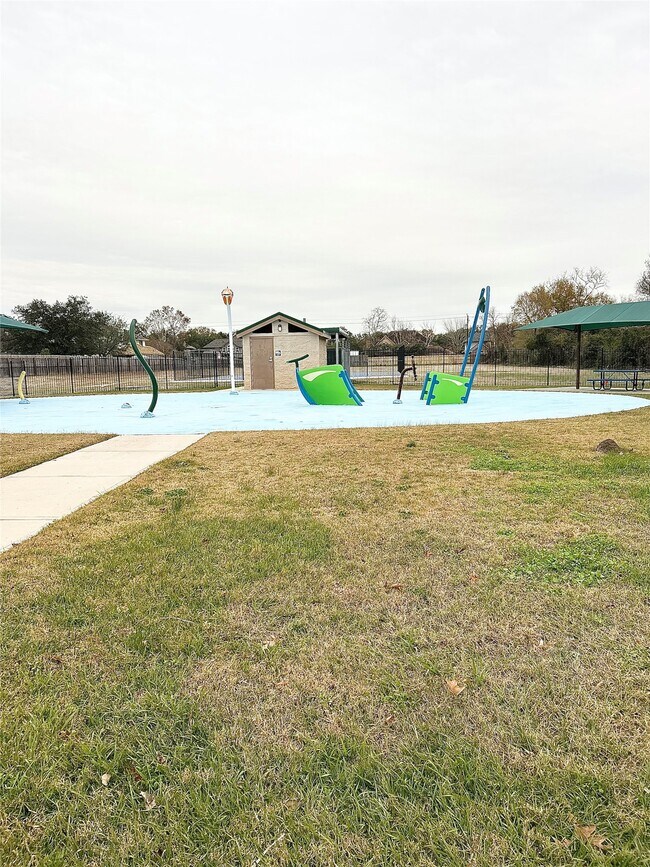 Foto del edificio - 3300 Pebblebrook Dr