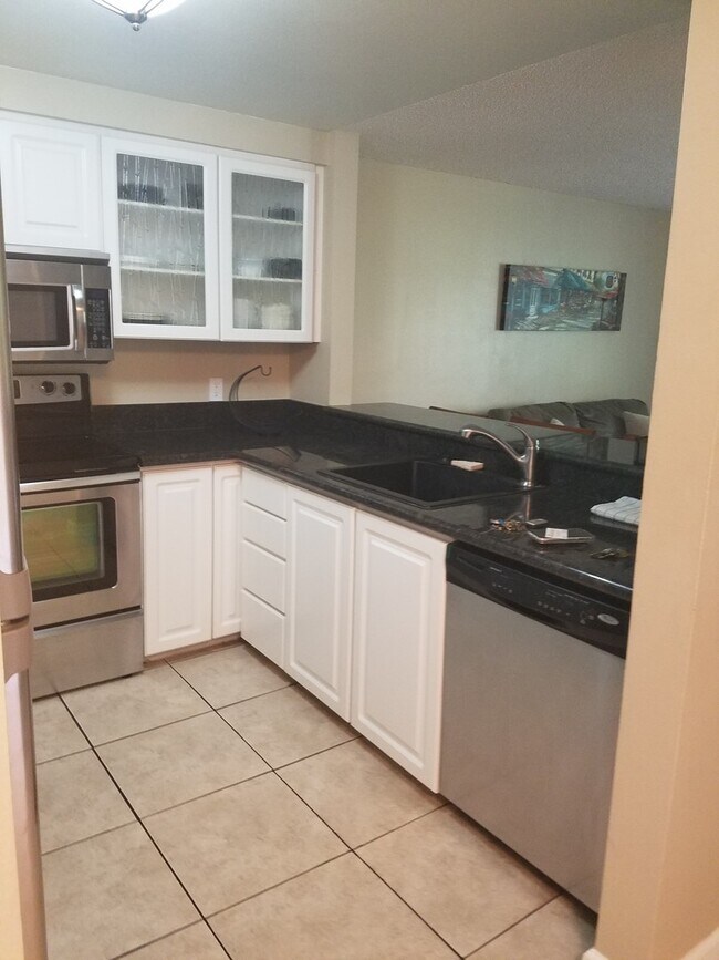 Building Photo - Kihei Shores F208