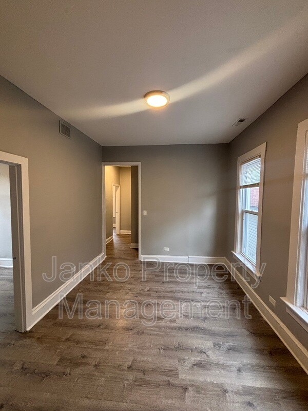 Building Photo - 1355 E 76th St