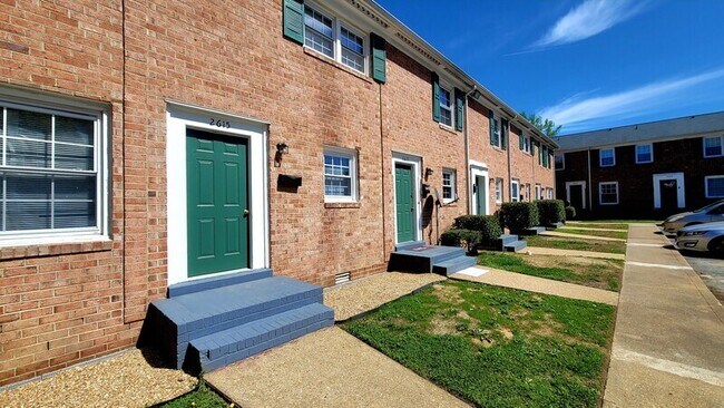 Foto del edificio - 2619 Wayside Dr