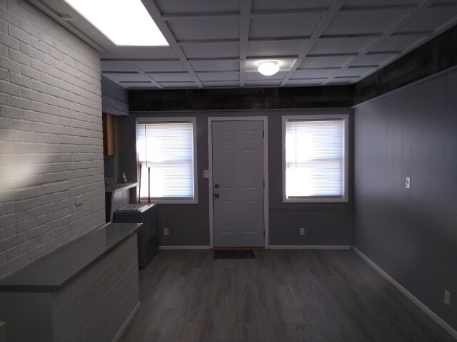 Primary Photo - 120 E State St