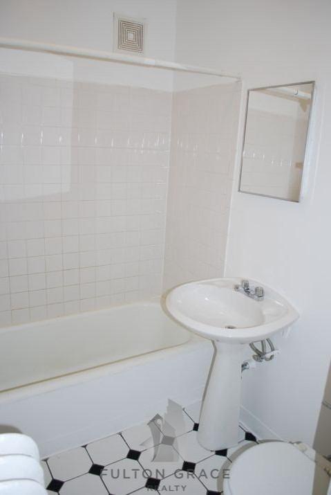 Foto del edificio - 1317 W Estes Ave