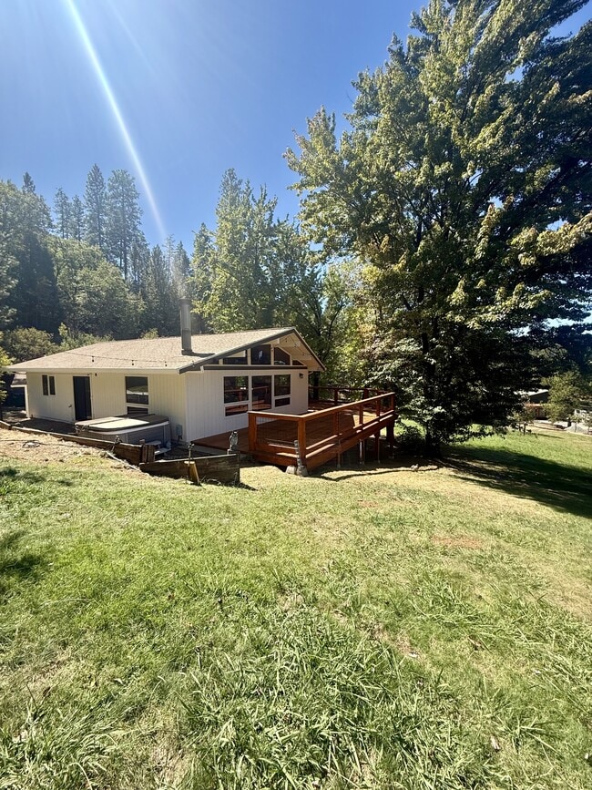 Building Photo - 12392 Bitney Springs Rd