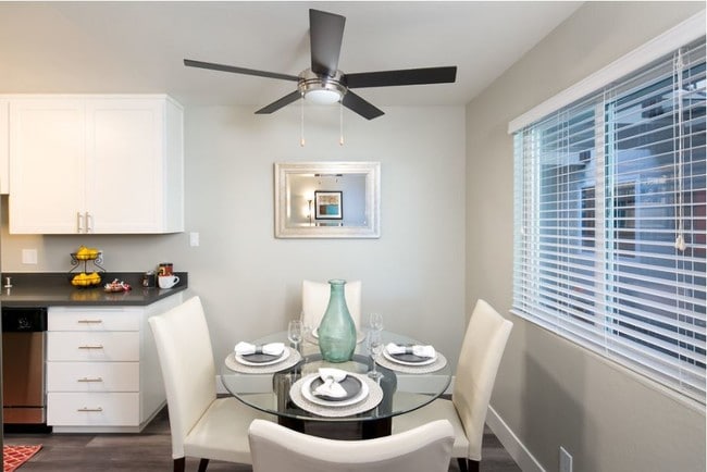 Building Photo - Vivante Apartments