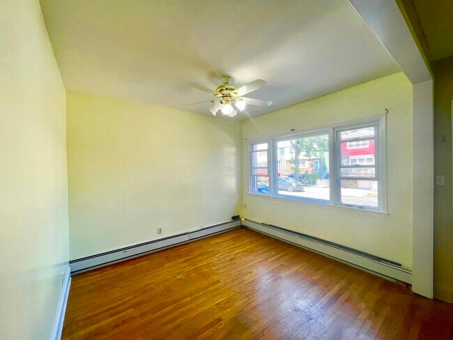 Building Photo - 273 BOYD Ave