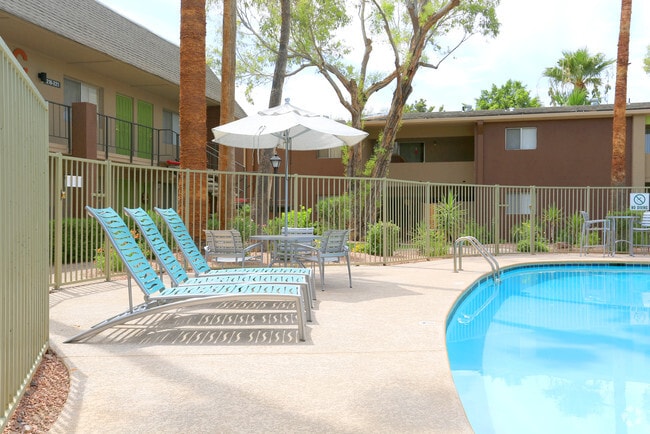 Piscina - Arcadia Villa Apartments