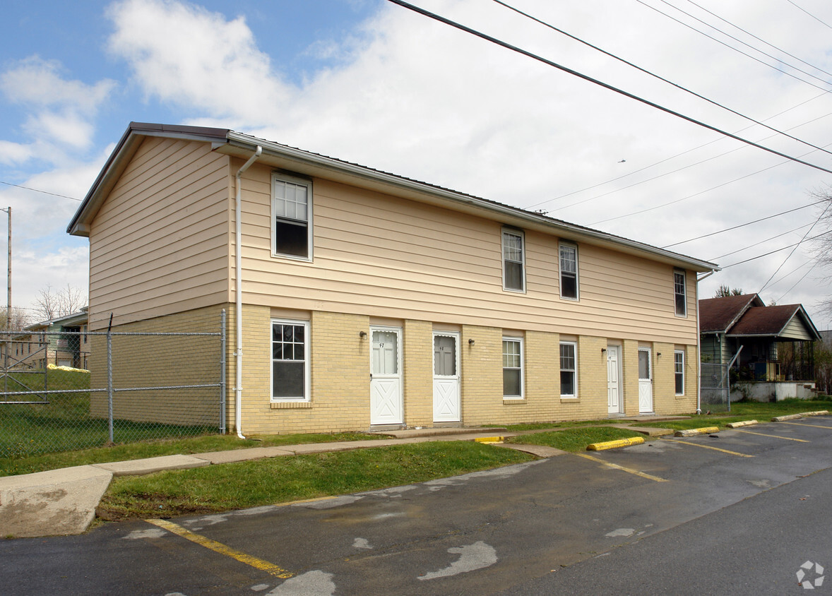 Foto del edificio - Beckley Townhomes