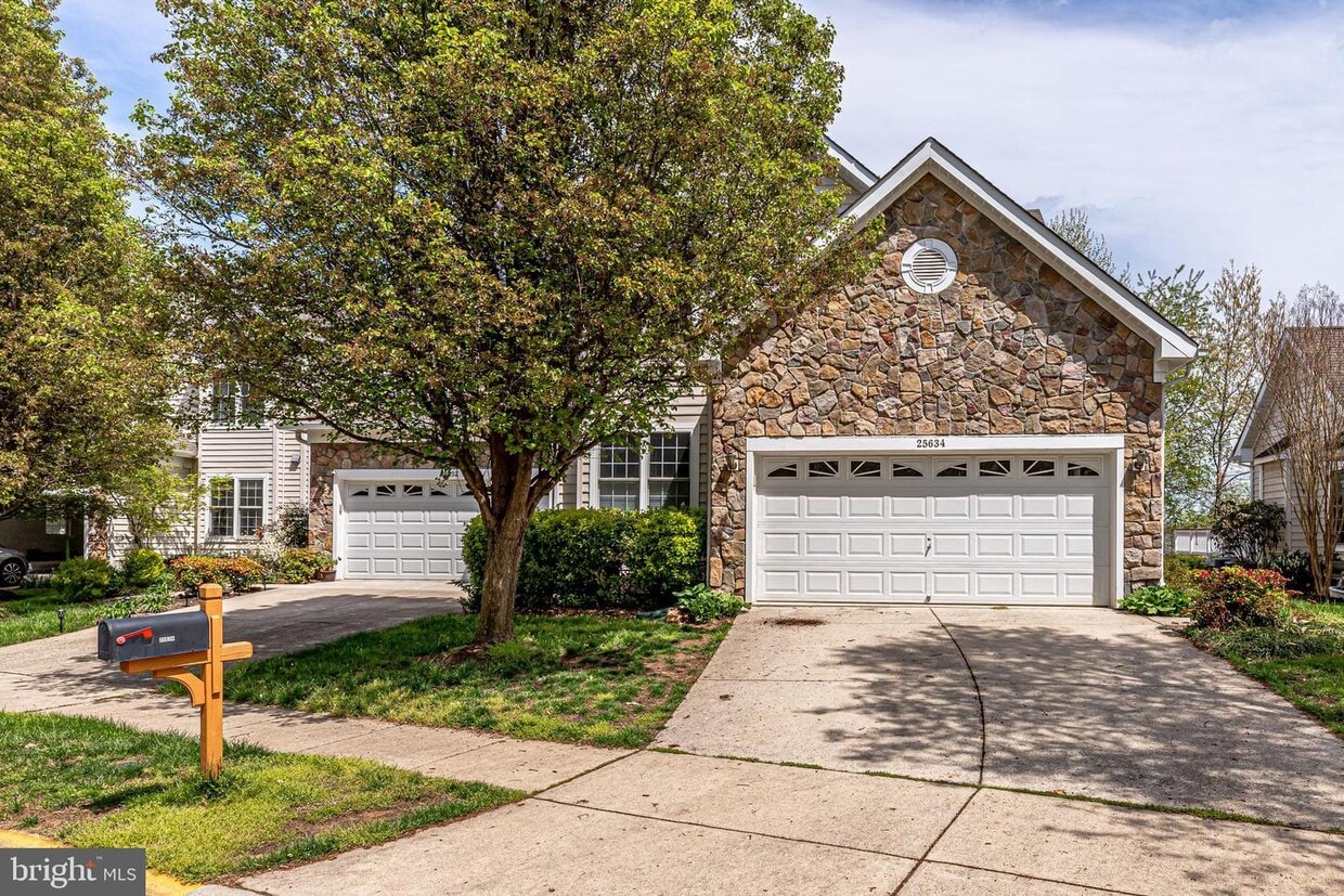 25634 Creek Run Terrace, Chantilly, VA 20152 Townhome Rentals in