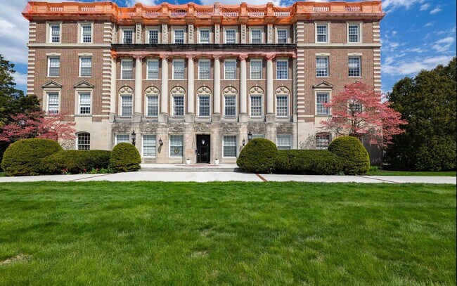 Photo - AVAILABLE NOW! This Opportunity Won't Last! Apartment