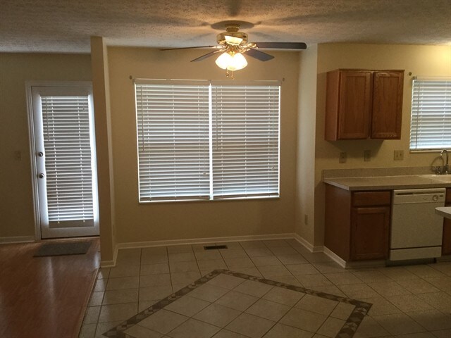 Building Photo - 7776 Cheriton Cir