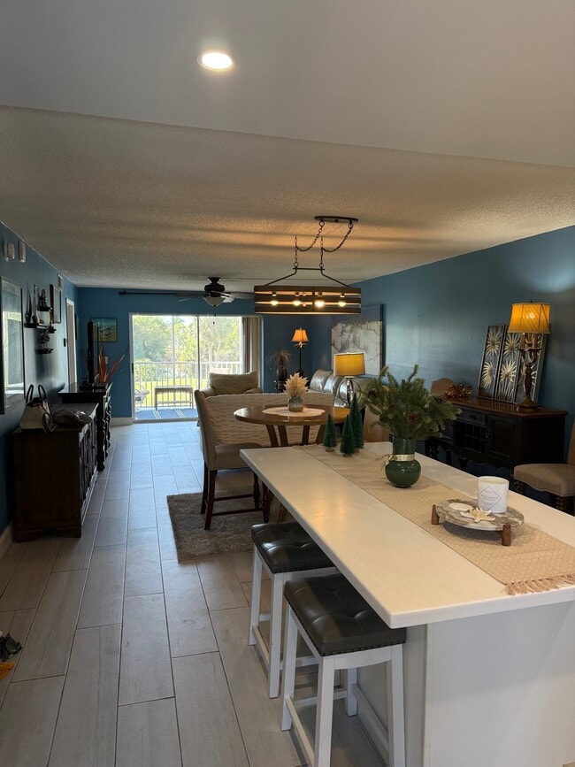 Foto del edificio - 5635 Rattlesnake Hammock Rd