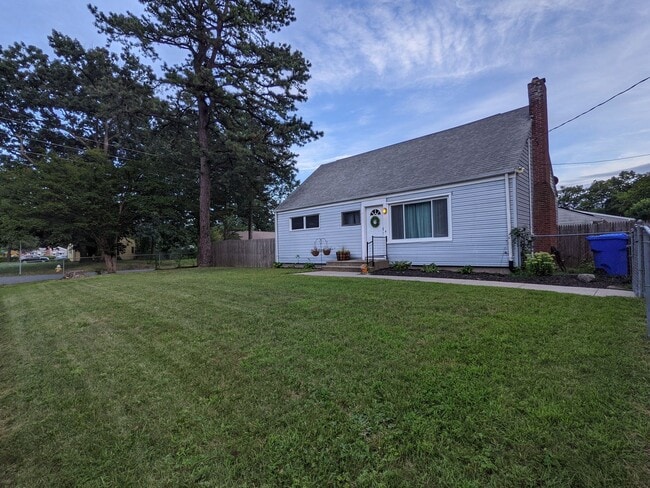 Building Photo - 73 Emerald Rd