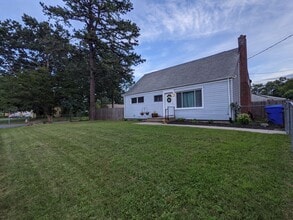 Building Photo - 73 Emerald Rd