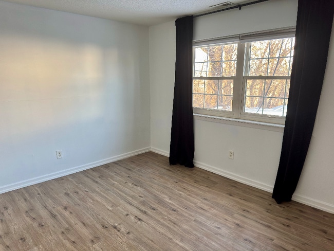 Foto del edificio - 1120 E 6th St