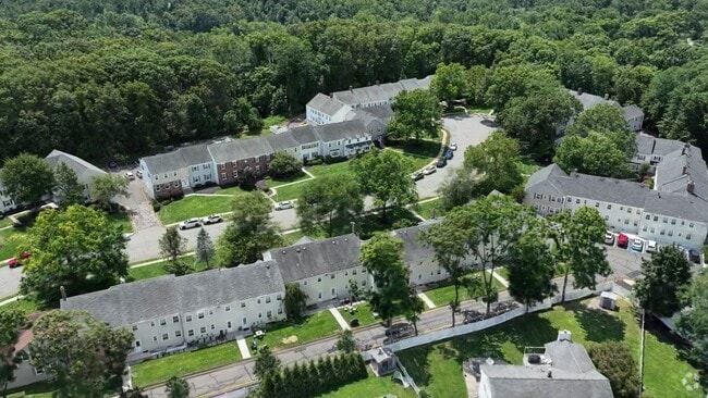 - Morris Crossing Townhouses