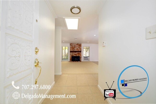 Building Photo - Benicia! Single level three bedroom, two b...