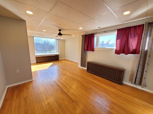 Foto del edificio - 2742 W Montrose Ave