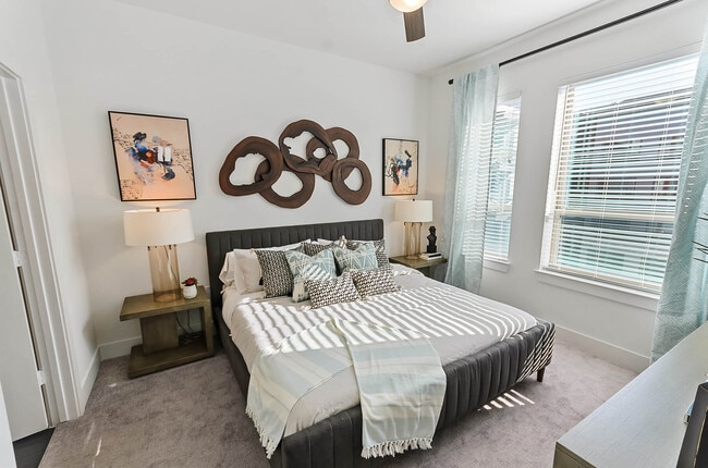 Interior Photo - Opal Legacy Central