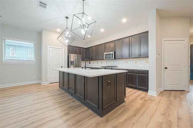 Building Photo - 23722 Pullin Market Dr