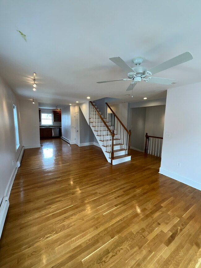 Building Photo - 36 Brookford St