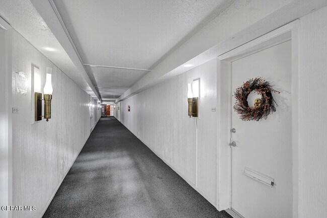 Foto del edificio - 252 Shadow Mountain Dr