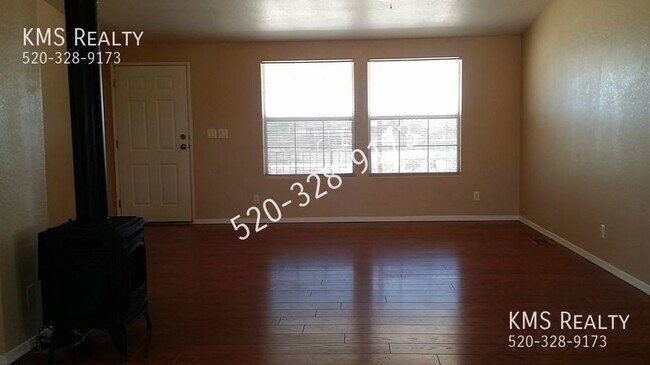 Building Photo - 3 Beds / 2 baths Manufactured Home - OWNER...