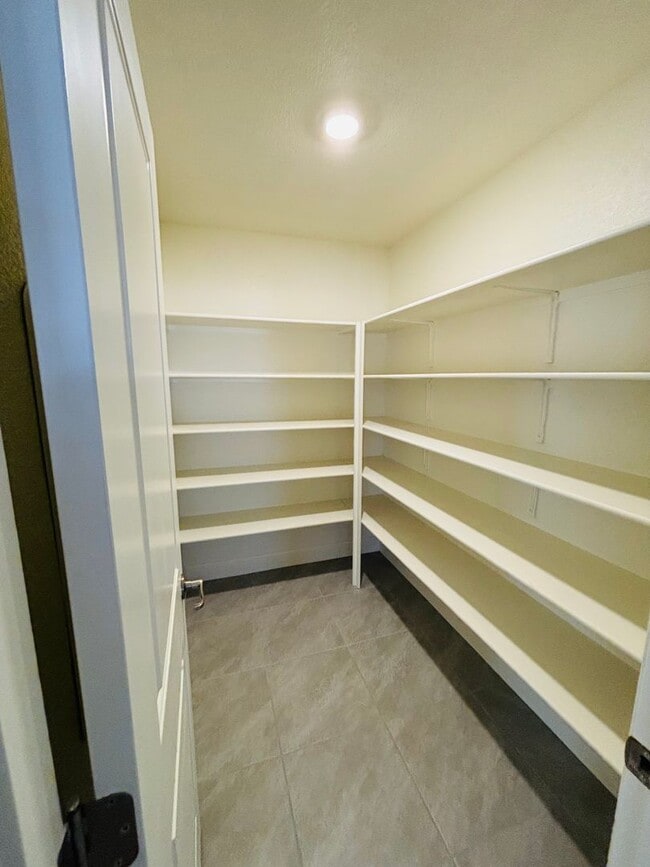 Building Photo - Brand New 4 Bedroom Home